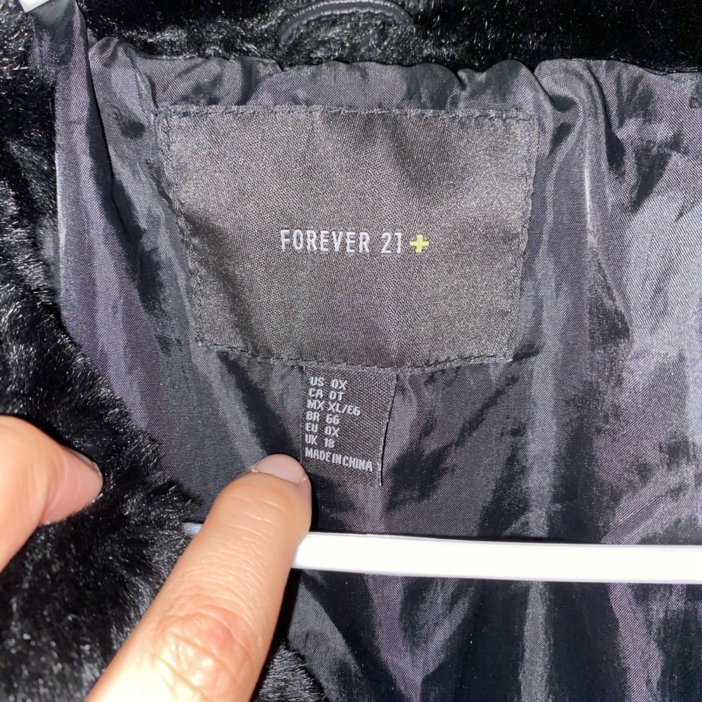 Leather jacket! - Picture 2 of 4